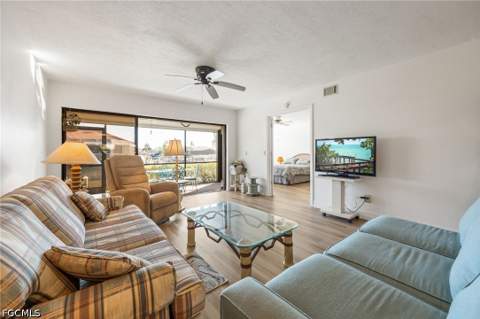 902 SW 48th Ter 103, Cape Coral FL - photo 13 of 44