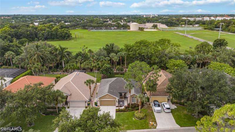 3 bedroom SingleFamilyResidence at 6477 Autumn Woods Blvd, Autumn Woods, Naples — photo 4