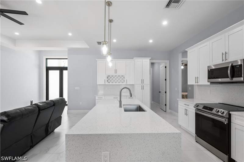 3 bedroom SingleFamilyResidence at 2767 39th Ave NE, Golden Gate Estates, Naples — photo 5