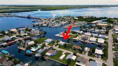 2567 Cay Cv, Matlacha FL - photo 11 of 45
