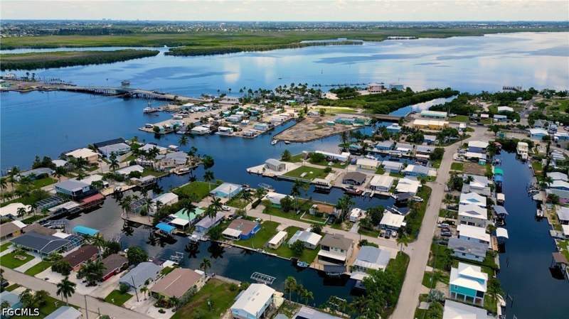2 bedroom SingleFamilyResidence at 2567 Cay Cv, Matlacha, Matlacha — photo 4