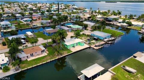 2567 Cay Cv, Matlacha FL - photo 8 of 45