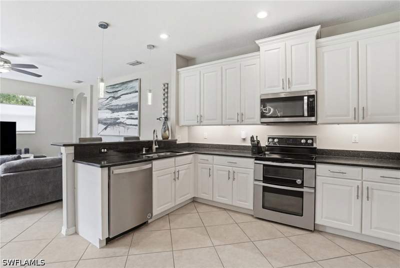 4 bedroom SingleFamilyResidence at 12509 Gemstone Ct, Stoneybrook, Fort Myers — photo 5