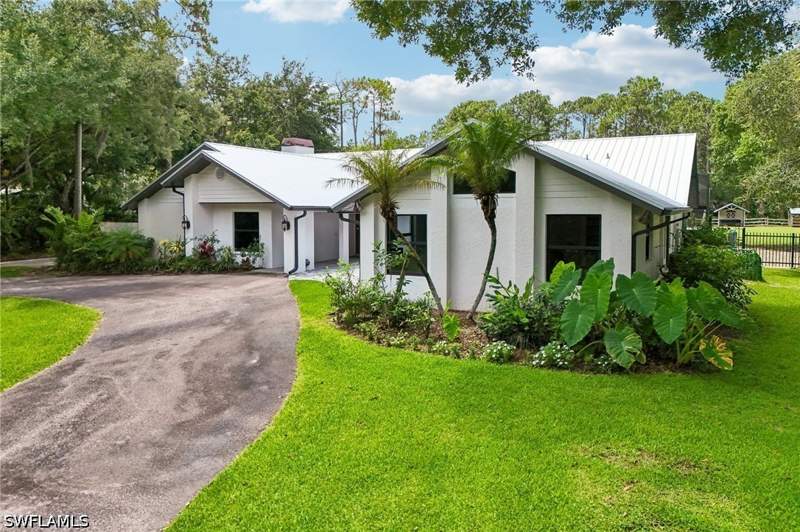 4 bedroom SingleFamilyResidence at 4980 Tamarind Ridge Dr, Logan Woods, Naples — photo 4