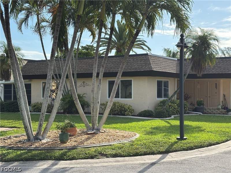 2 bedroom Attached at 5719 Bass Cir S, Hidden Harbour One Condo, Fort Myers — photo 2
