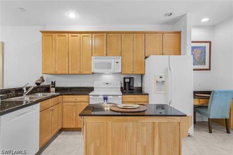 9118 Chula Vista St 12002, Naples FL - photo 12 of 30