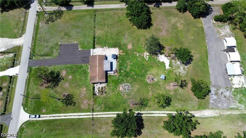 3 bedroom SingleFamilyResidence at 17751 Wells Rd, North Fort Myers, North Fort Myers — photo 3