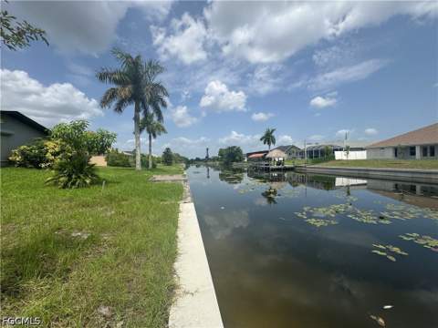 302 SE 1st Ter, Cape Coral FL - photo 17 of 23