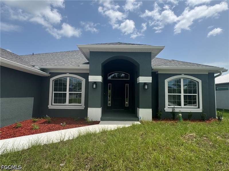 4 bedroom SingleFamilyResidence at 302 SE 1st Ter, Cape Coral, Cape Coral — photo 2