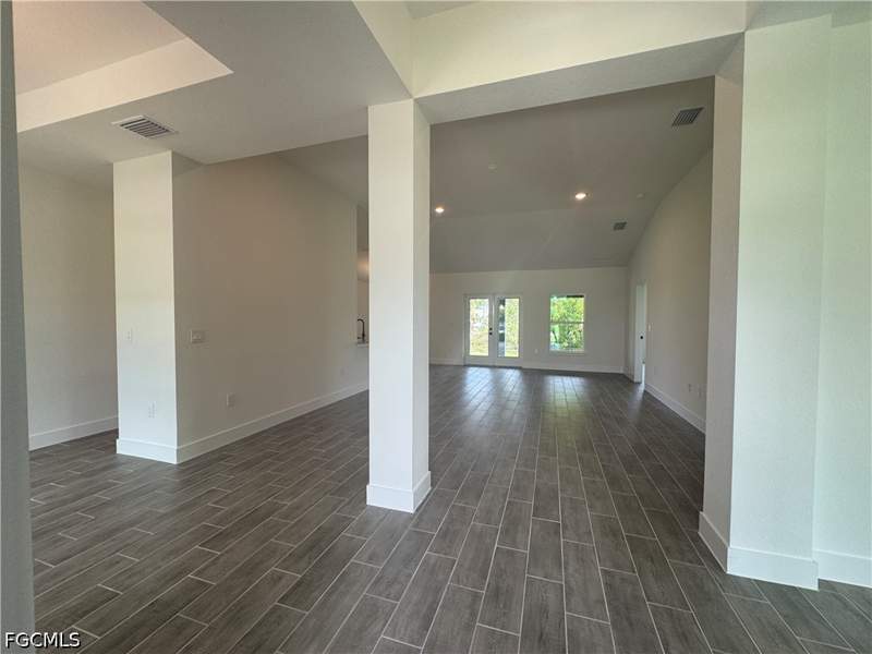 4 bedroom SingleFamilyResidence at 302 SE 1st Ter, Cape Coral, Cape Coral — photo 3