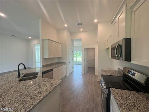 302 SE 1st Ter, Cape Coral FL - photo 9 of 23