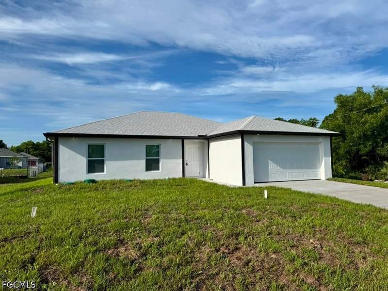 4 bedroom SingleFamilyResidence at 3707 32nd St SW, Lehigh Acres, Lehigh Acres — photo 2