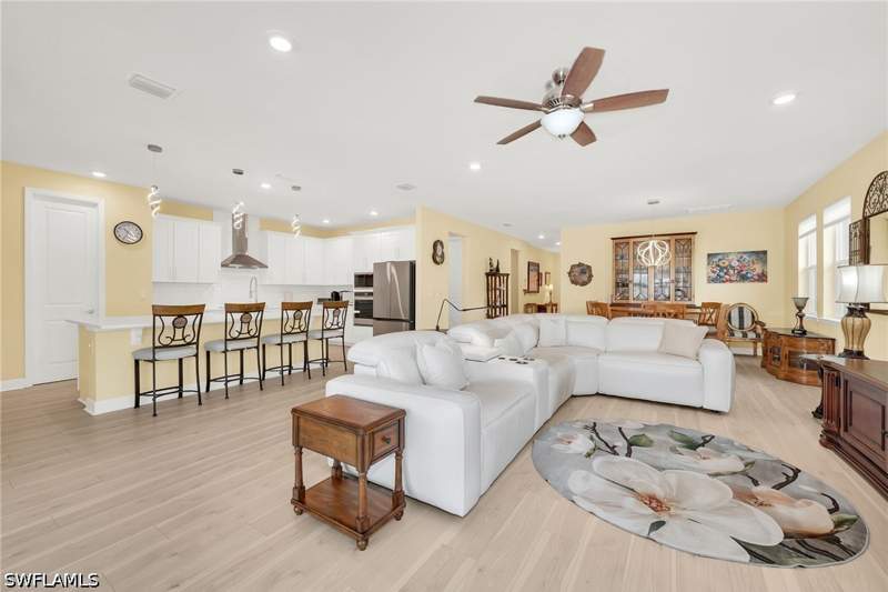 4 bedroom SingleFamilyResidence at 2078 Grove Dr, Valencia Lakes, Naples — photo 3