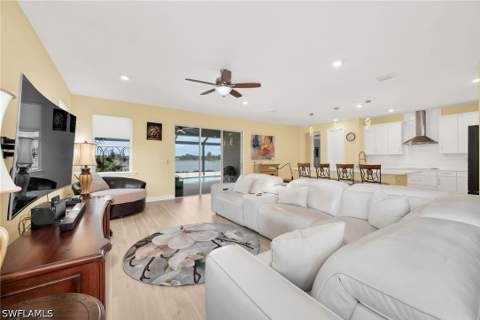 2078 Grove Dr, Naples FL - photo 6 of 27