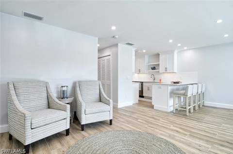 2100 Gulf Shore Blvd N 107, Naples FL - photo 7 of 33