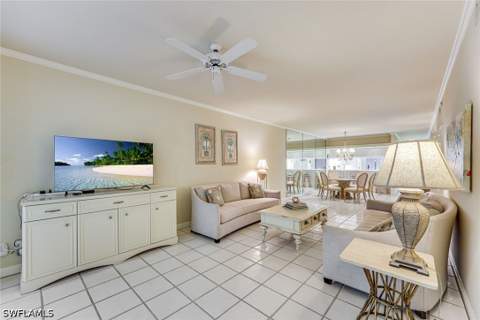 2325 Hidden Lake Dr 1, Naples FL - photo 10 of 37