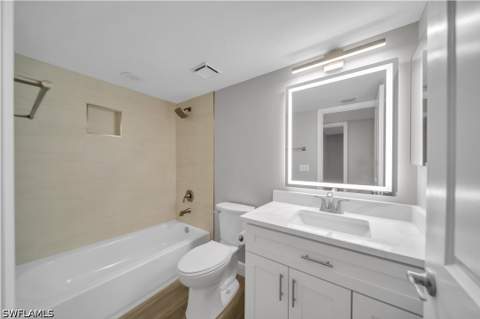 5790 Trailwinds Dr 111, Fort Myers FL - photo 14 of 50