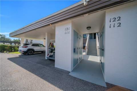 5790 Trailwinds Dr 111, Fort Myers FL - photo 7 of 50