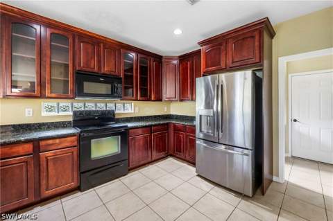 1703 Sarazen Pl, Naples FL - photo 19 of 38