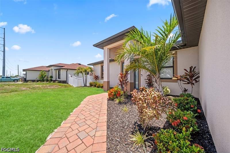 3 bedroom SingleFamilyResidence at 317 Kismet Pkwy E, Cape Coral, Cape Coral — photo 2