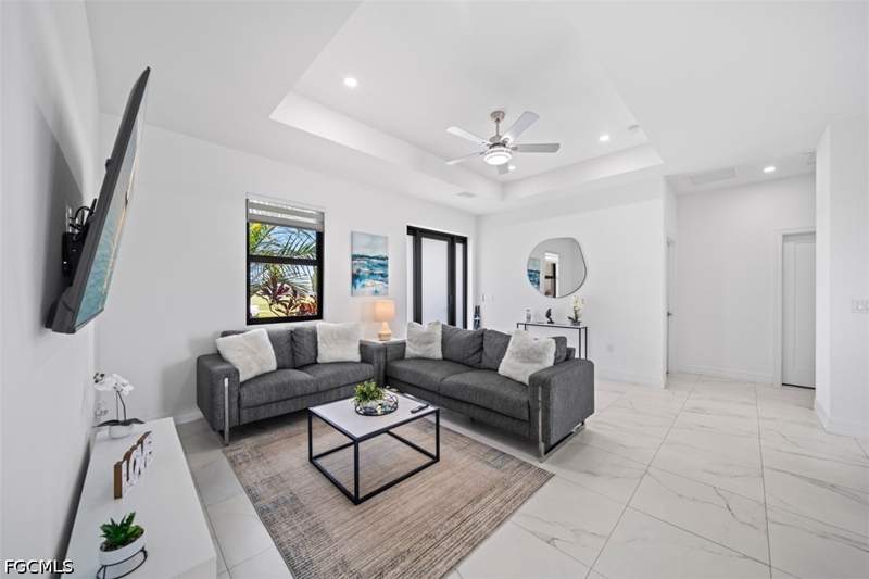 3 bedroom SingleFamilyResidence at 317 Kismet Pkwy E, Cape Coral, Cape Coral — photo 4