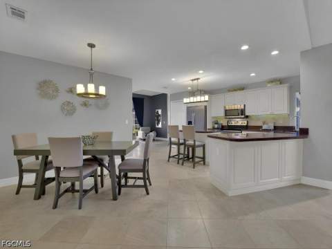 11481 Bent Pine Dr, Fort Myers FL - photo 7 of 37