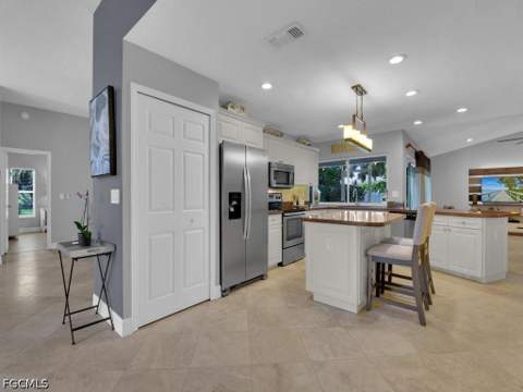 11481 Bent Pine Dr, Fort Myers FL - photo 8 of 37