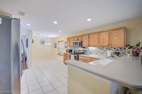 8889 Fawn Ridge Dr, Fort Myers FL - photo 12 of 50