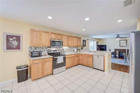 8889 Fawn Ridge Dr, Fort Myers FL - photo 7 of 50