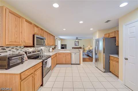 8889 Fawn Ridge Dr, Fort Myers FL - photo 9 of 50