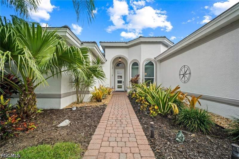 3 bedroom SingleFamilyResidence at 9042 Bronco Ct, Mustang Island, Naples — photo 4