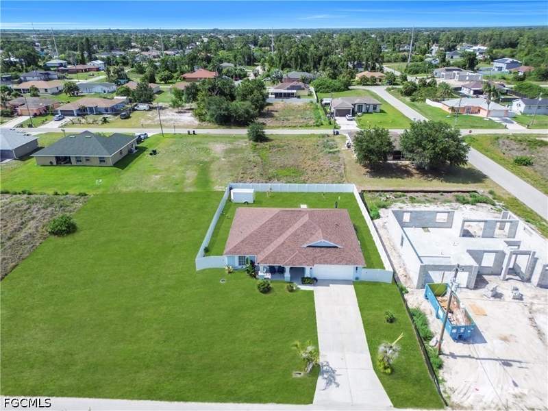 3 bedroom SingleFamilyResidence at 3902 3rd St SW, Lehigh Acres, Lehigh Acres — photo 3