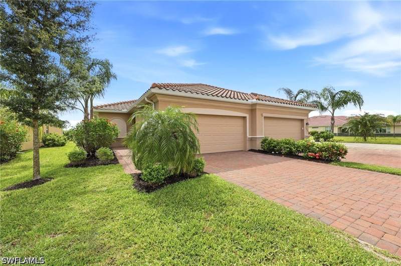 3 bedroom Attached at 2584 Vine Ave, Orange Blossom Ranch, Naples — photo 2