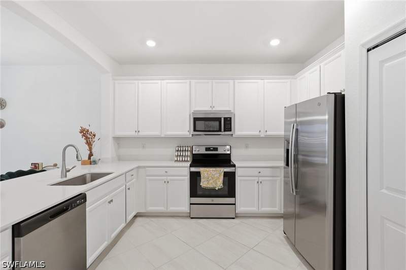 3 bedroom Attached at 2584 Vine Ave, Orange Blossom Ranch, Naples — photo 5