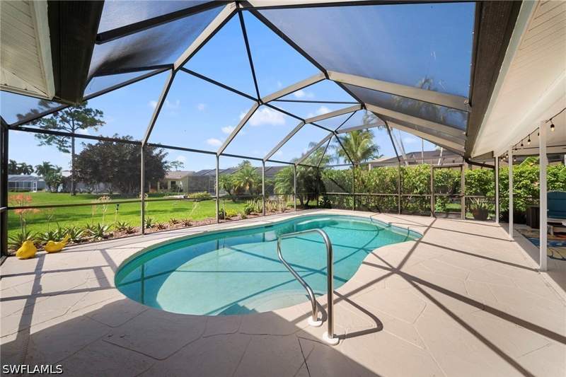 3 bedroom SingleFamilyResidence at 28581 Winthrop Cir, Vanderbilt Lakes, Bonita Springs — photo 4