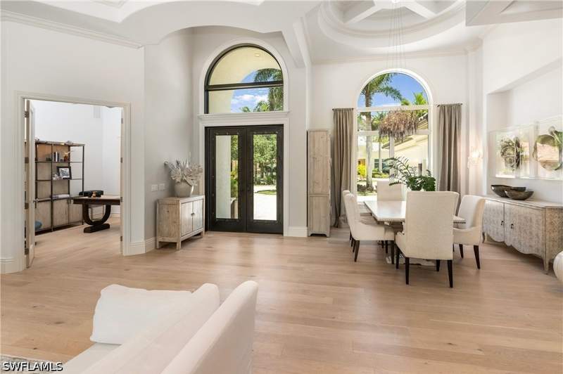 5 bedroom SingleFamilyResidence at 17014 Verona Ln, Verona, Naples — photo 4