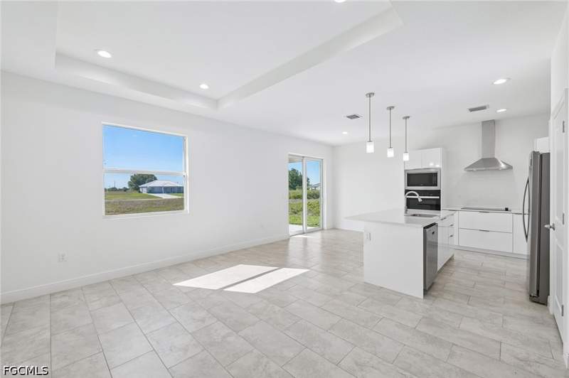 3 bedroom SingleFamilyResidence at 9006 S Castle Cir, Port Labelle, Labelle — photo 2