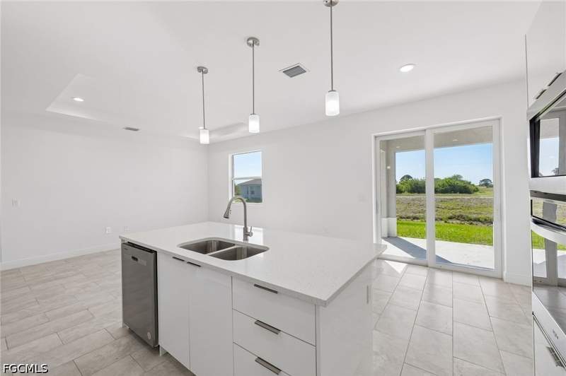3 bedroom SingleFamilyResidence at 9006 S Castle Cir, Port Labelle, Labelle — photo 4
