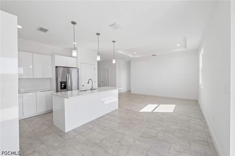 3 bedroom SingleFamilyResidence at 9006 S Castle Cir, Port Labelle, Labelle — photo 5