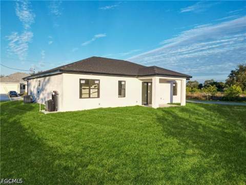 2001 Curry Ave N, Lehigh Acres FL - photo 17 of 18