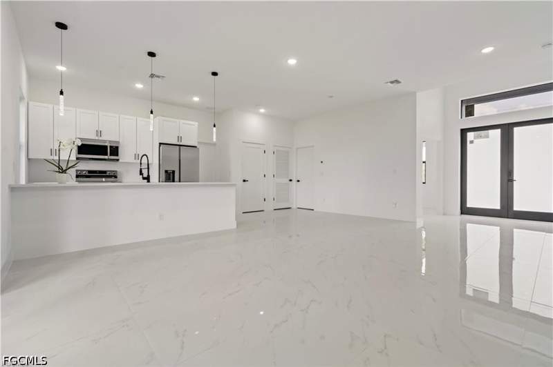 3 bedroom SingleFamilyResidence at 2001 Curry Ave N, Lehigh Acres, Lehigh Acres — photo 5