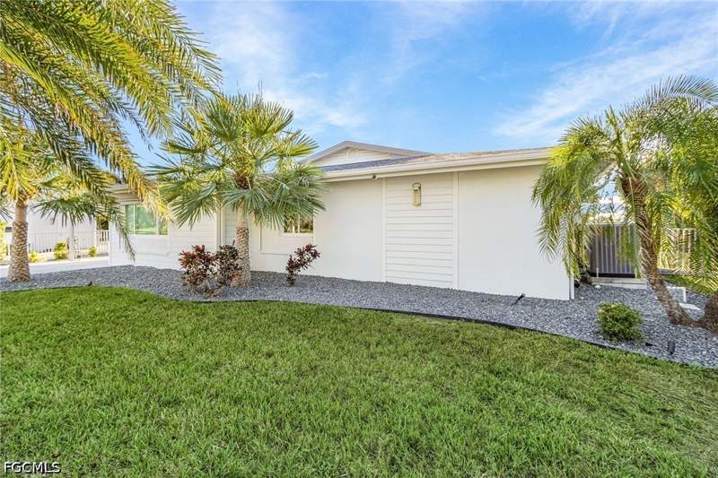 3 bedroom SingleFamilyResidence at 2823 8th Ave, Gulfhaven, St James City — photo 5