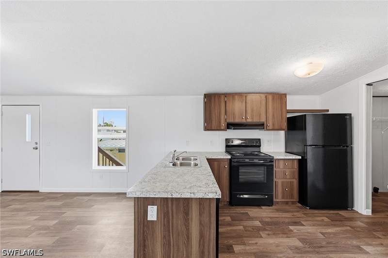 2 bedroom ManufacturedHome at 20751 Garden Dr, Mariners Cove, Estero — photo 5