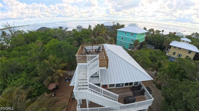 5 bedroom SingleFamilyResidence at 120 Swallow Dr, North Captiva Sands, Captiva — photo 4