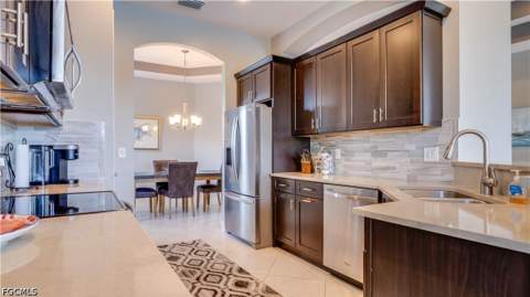 10230 Glastonbury Cir 202, Fort Myers FL - photo 6 of 50