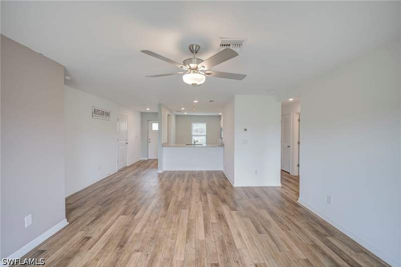 3 bedroom SingleFamilyResidence at 150 Blackstone Dr, Mirror Lakes, Fort Myers — photo 4
