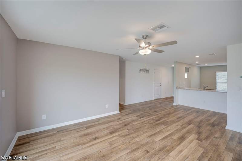 3 bedroom SingleFamilyResidence at 150 Blackstone Dr, Mirror Lakes, Fort Myers — photo 5