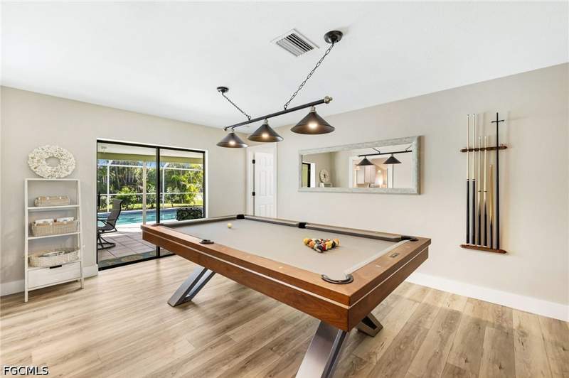 3 bedroom SingleFamilyResidence at 801 SW 52nd St, Skyline South, Cape Coral — photo 4