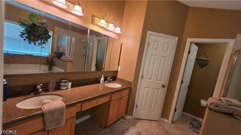12810 Aston Oaks Dr, Fort Myers FL - photo 13 of 36