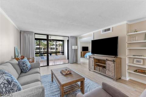2777 W Gulf Dr 104, Sanibel FL - photo 10 of 46